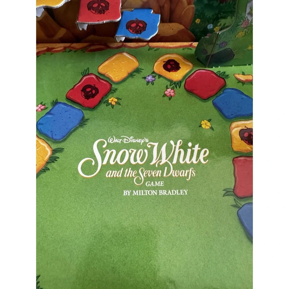 Vintage Snow White and the Seven Dwarfs Board Game Milton Bradley 1992 COMPLETE